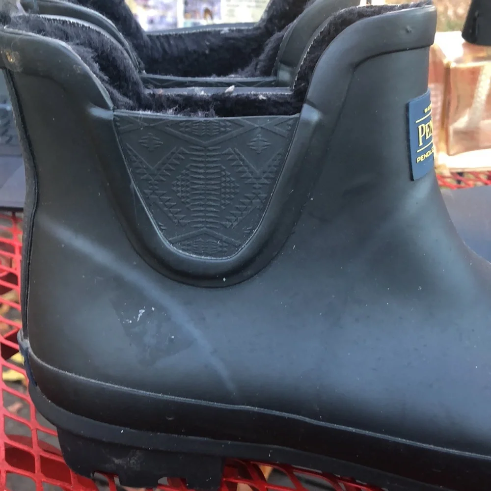 🚨B2G1 PENDLETON Black Blue Rubber Rainboots